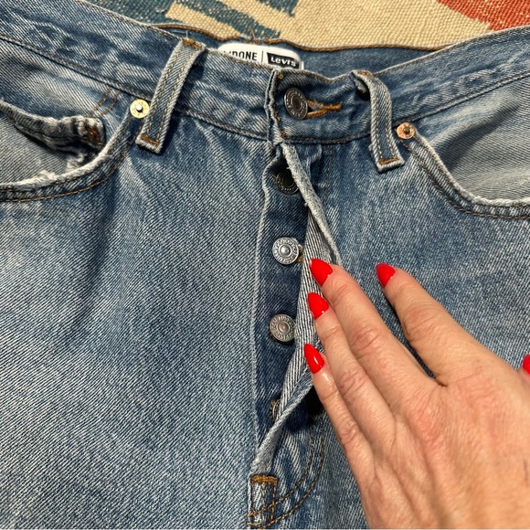 Re/Done Vintage Levi’s 501 destroyed knee raw hem jeans classic wash holes raw - Picture 14 of 17